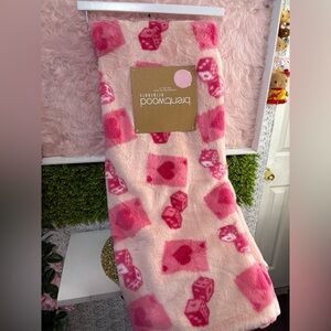 Pink valentine blanket